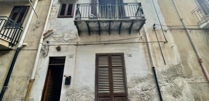 Casa indipendente in vendita a Partinico, Via Bagliesi