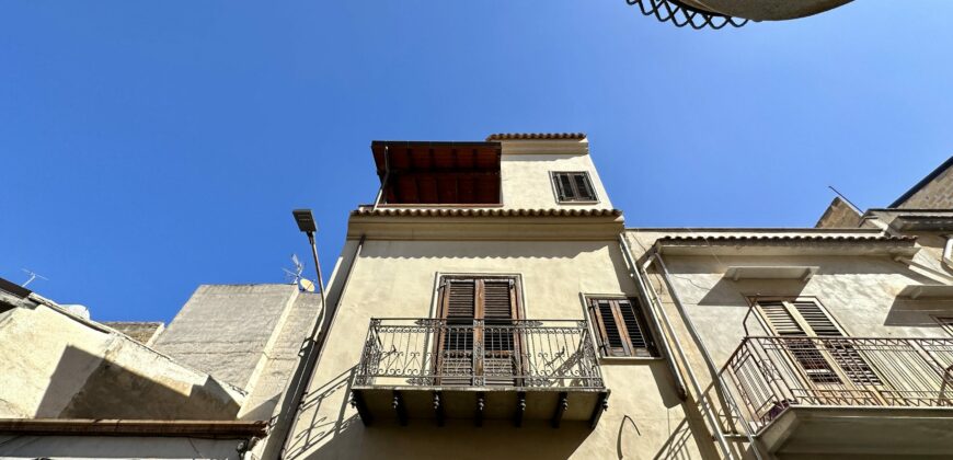 Casa indipendente in vendita a Partinico, Via Di Benedetto