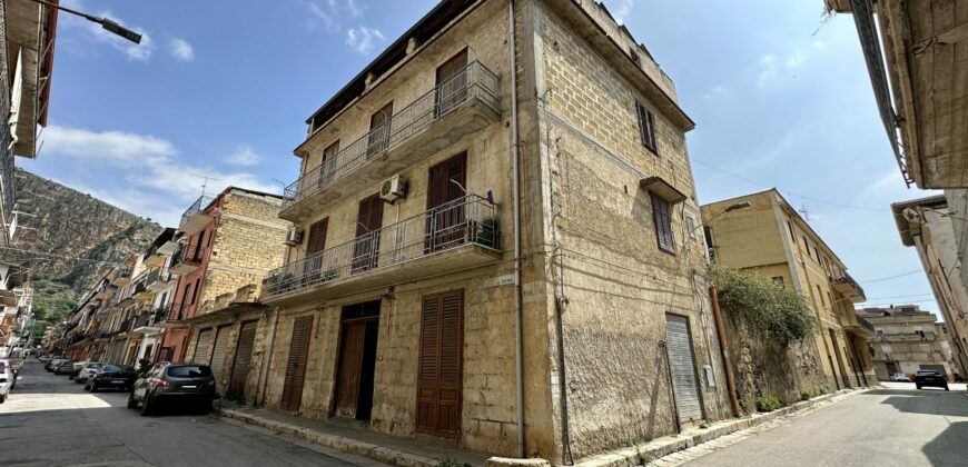 Casa indipendente in vendita a Partinico, Via Torino