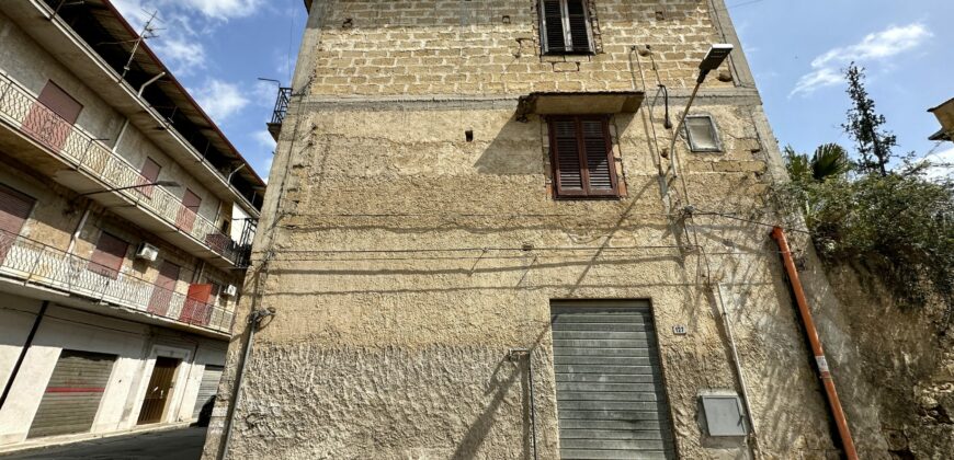 Casa indipendente in vendita a Partinico, Via Torino