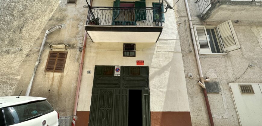 Casa indipendente in vendita a Santa Cristina Gela, Via Pietro Metastasio