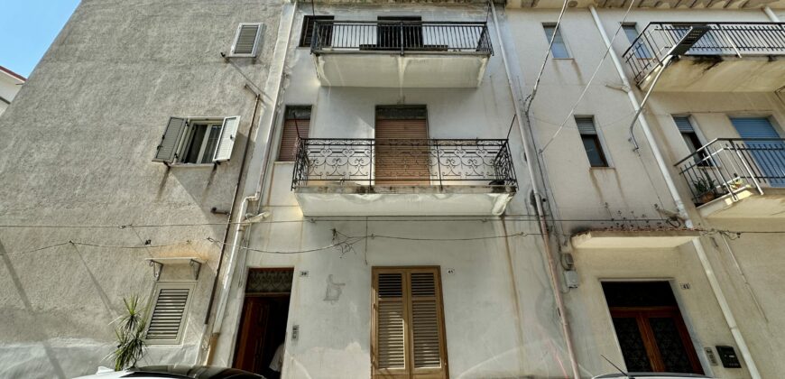 Casa indipendente in vendita a Partinico, Via Arato