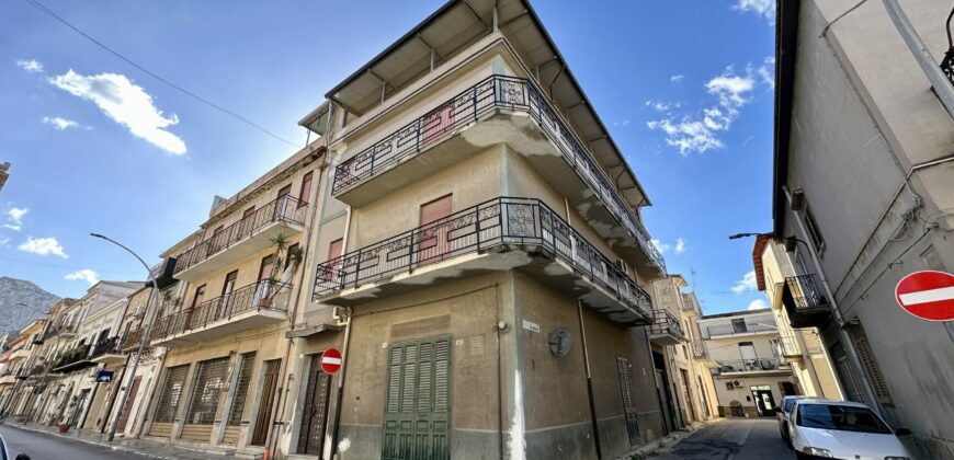 Casa indipendente in vendita a Partinico, Via Principe Amedeo