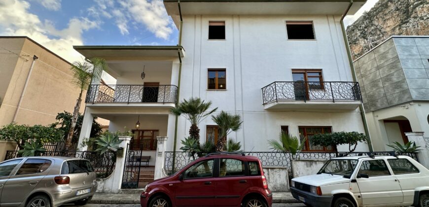 Villa in vendita a Partinico, Via Benedetto Croce