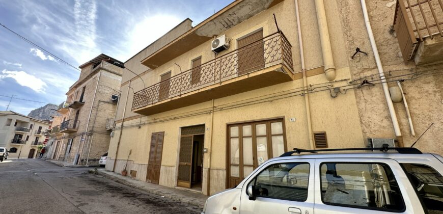 Casa indipendente in vendita a Partinico, Via Vittorio Veneto