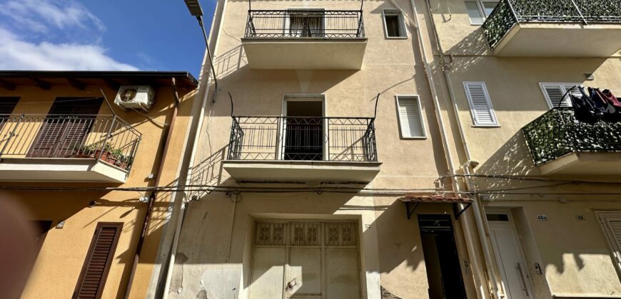 Casa indipendente in vendita a Partinico, Via Palazzolo