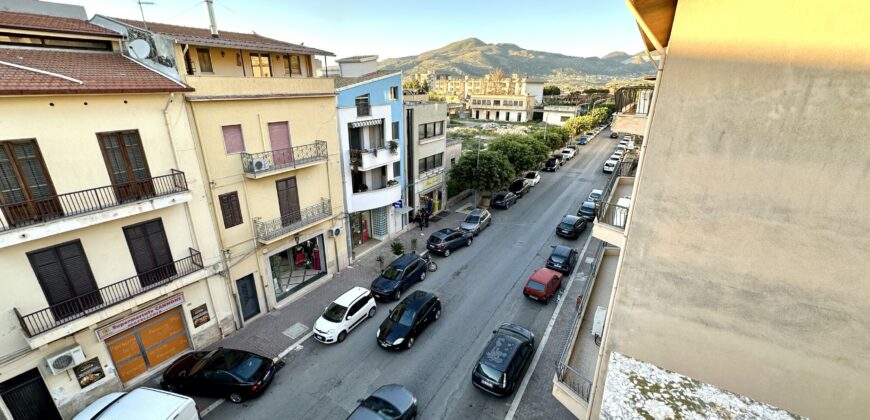 Appartamento in vendita a Partinico, Viale della Regione