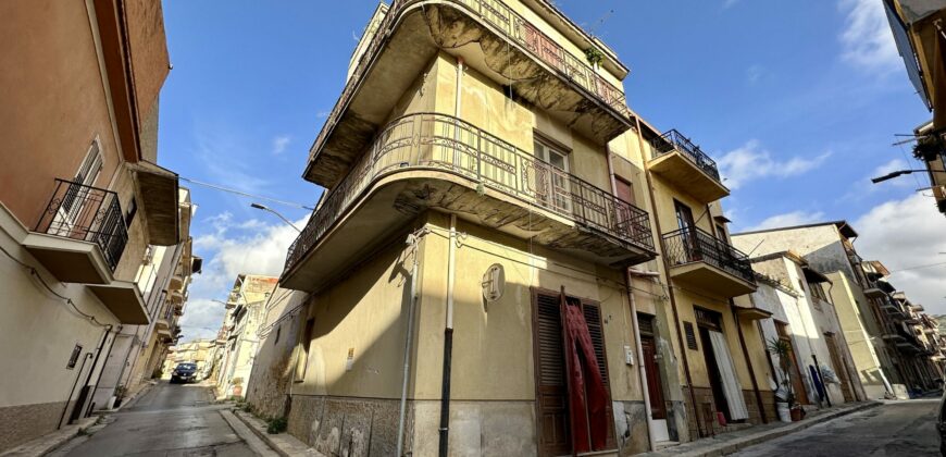 Casa indipendente in vendita a Partinico, Via Cutrò