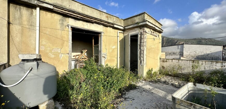 Casa indipendente in vendita a Partinico, Via Cutrò